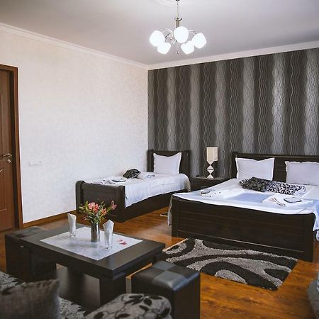 Family Hotel Parajanov Tbilisi Ngoại thất bức ảnh