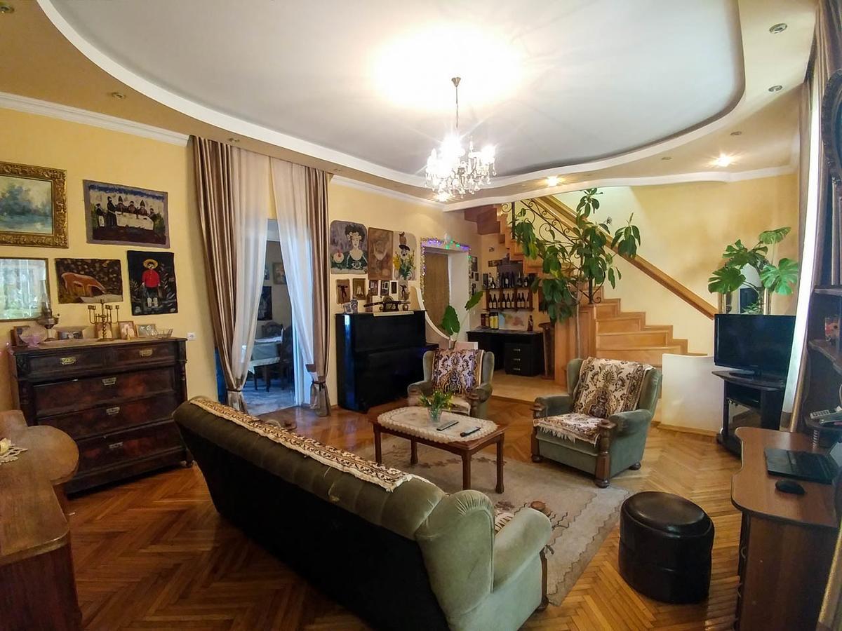 Family Hotel Parajanov Tbilisi Ngoại thất bức ảnh
