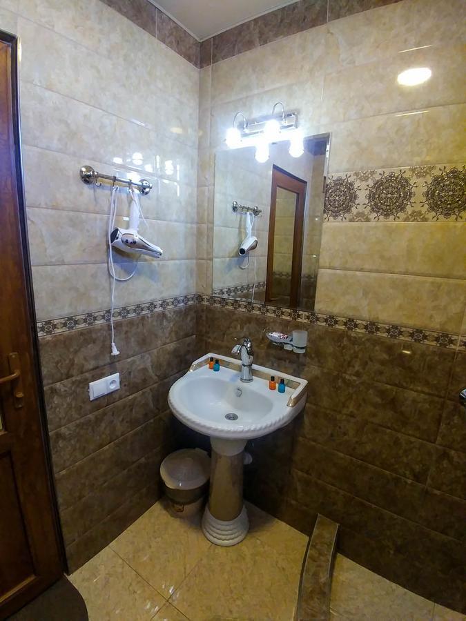 Family Hotel Parajanov Tbilisi Ngoại thất bức ảnh