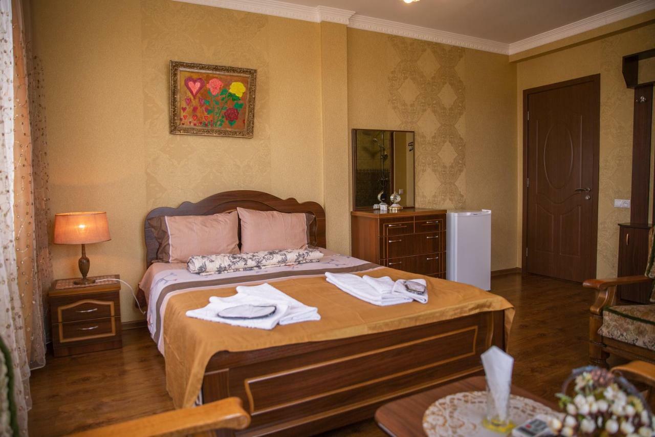 Family Hotel Parajanov Tbilisi Ngoại thất bức ảnh