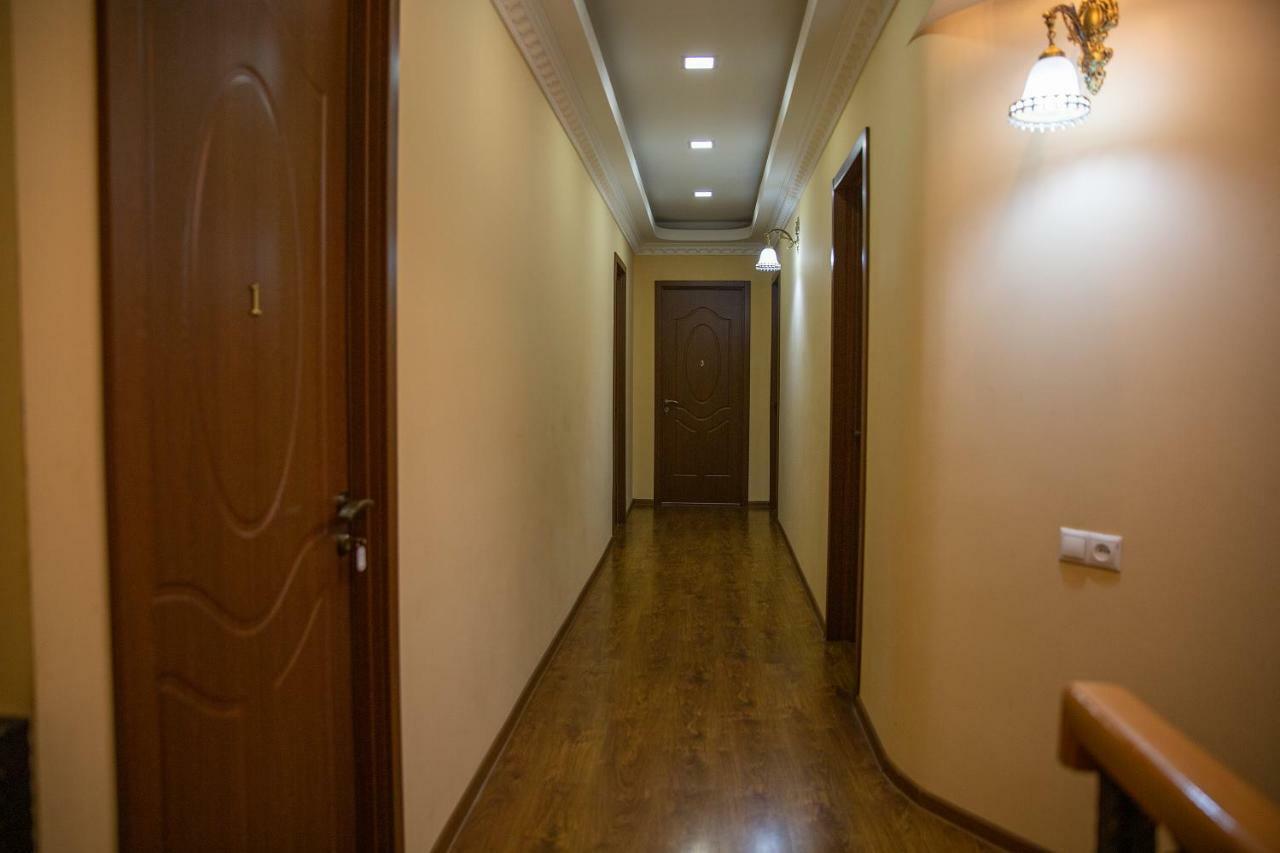Family Hotel Parajanov Tbilisi Ngoại thất bức ảnh