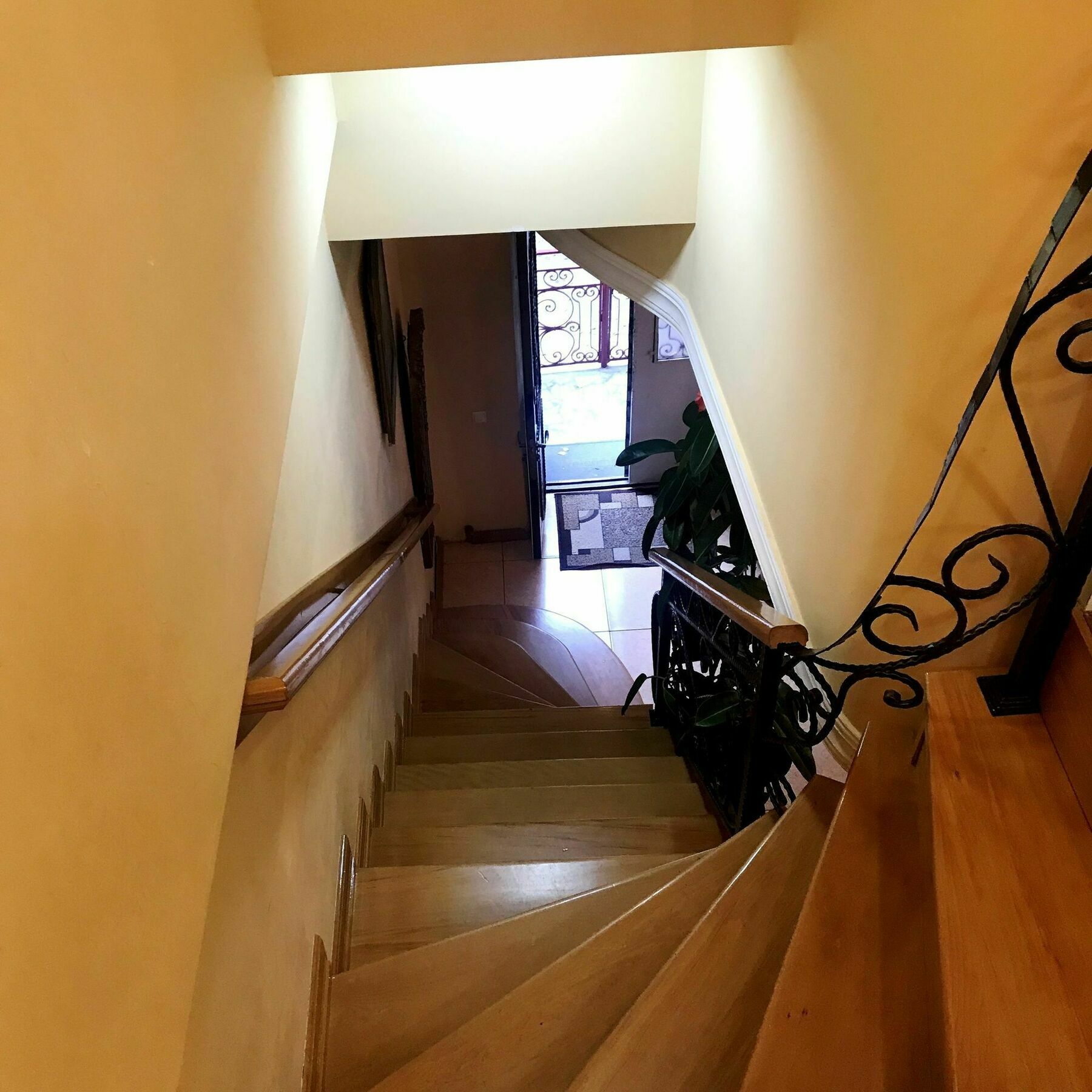 Family Hotel Parajanov Tbilisi Ngoại thất bức ảnh