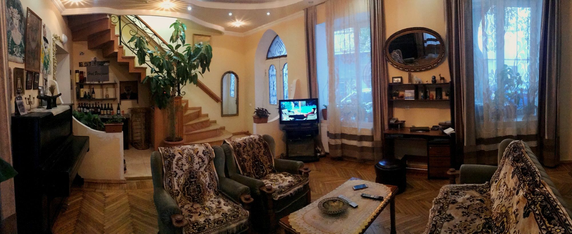 Family Hotel Parajanov Tbilisi Ngoại thất bức ảnh