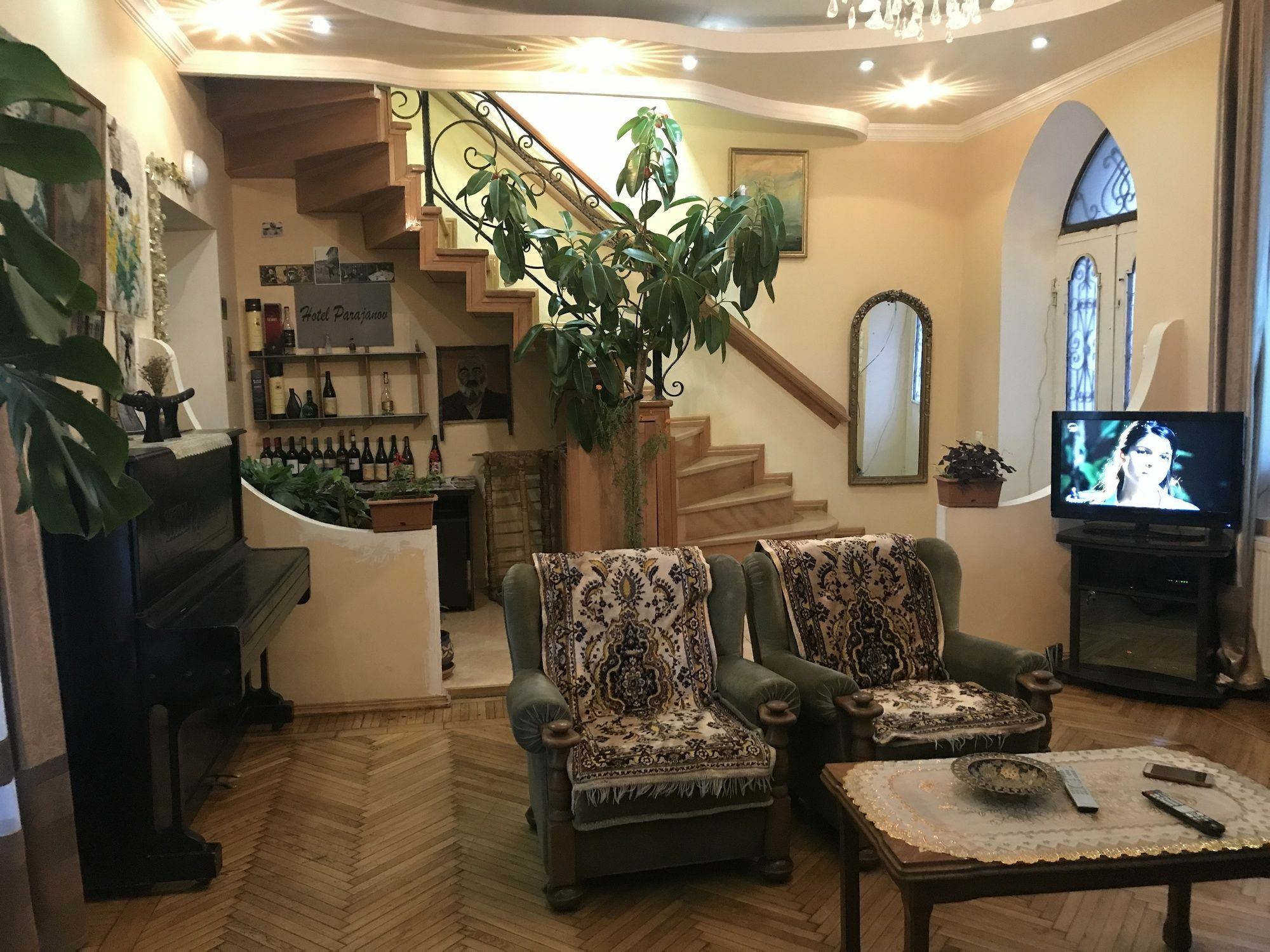 Family Hotel Parajanov Tbilisi Ngoại thất bức ảnh